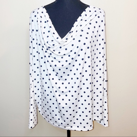 Fashionnova polka dot plunge blouse - Picture 4 of 7